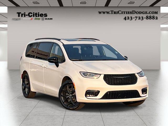 New 2026 Chrysler Pacifica Limited