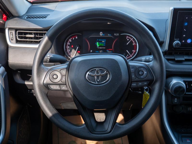 صورة مصغرة 13 لـ 2025 Toyota RAV4 LE
