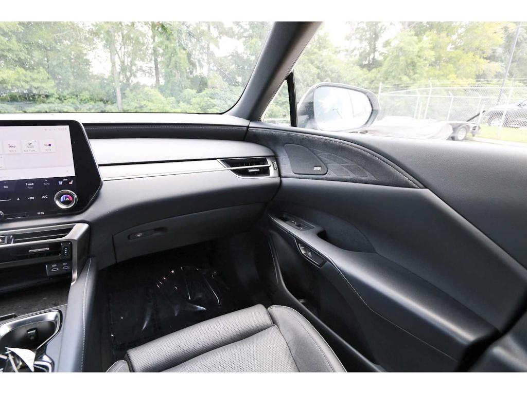 صورة 8 لـ 2023 Lexus RX 350 LUXURY