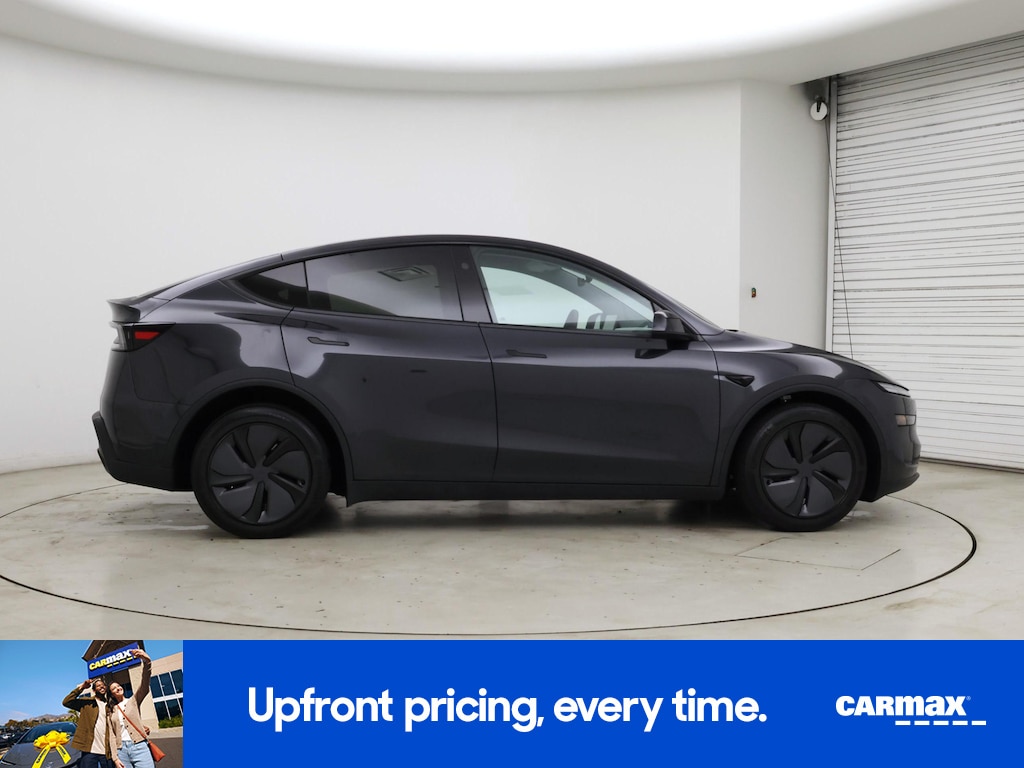 TESLA MODEL Y LONG RANGE - 9