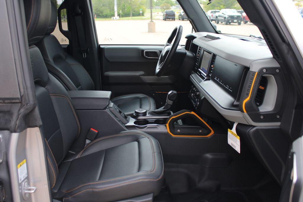 FORD BRONCO - 8