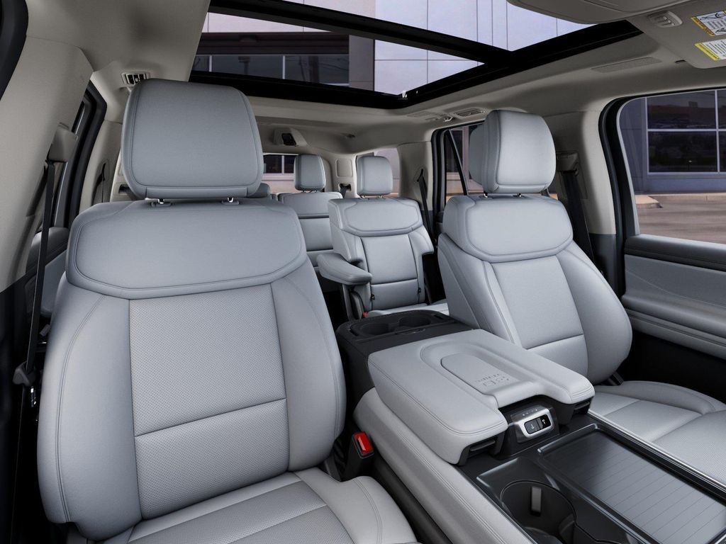 صورة 14 لـ 2027 FORD EXPEDITION PLATINUM