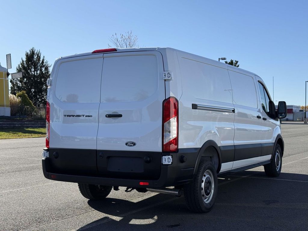 2026 FORD TRANSIT-250 BASE — фото 3