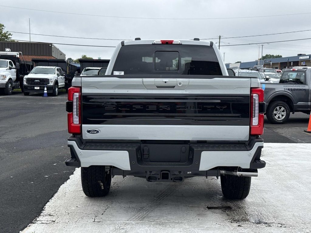 صورة 4 لـ 2026 FORD F-350 PLATINUM