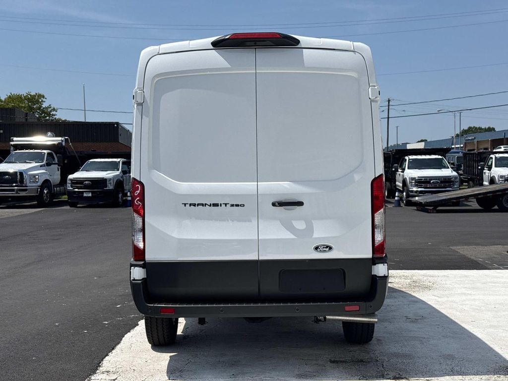 صورة 4 لـ 2026 FORD TRANSIT-250 BASE