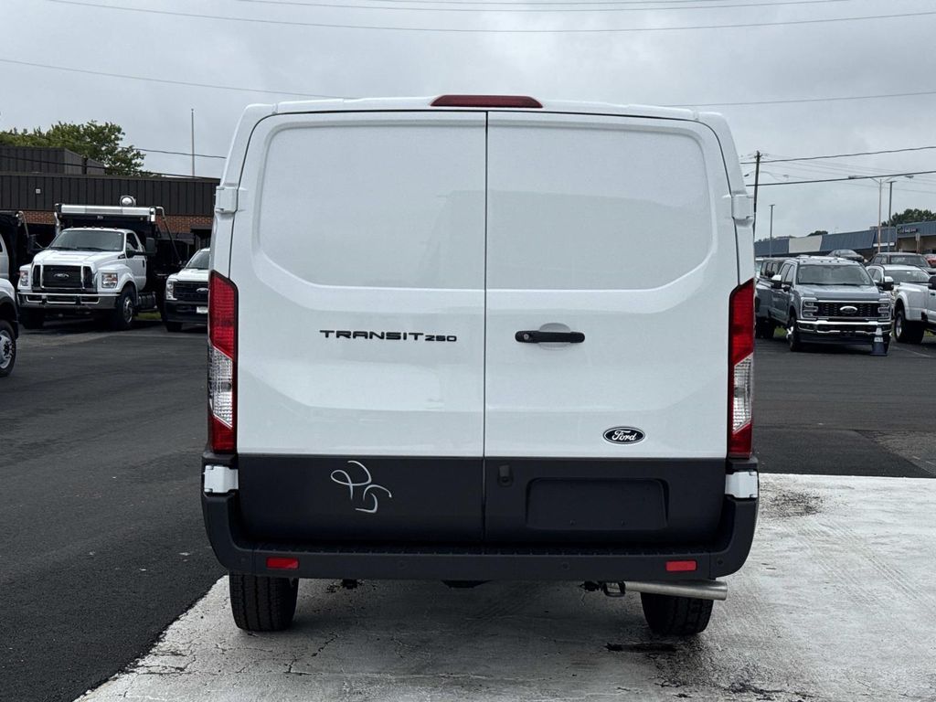 صورة 4 لـ 2026 FORD TRANSIT-250 BASE