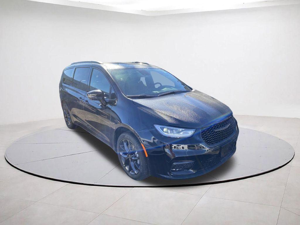 New 2026 Chrysler Pacifica Limited