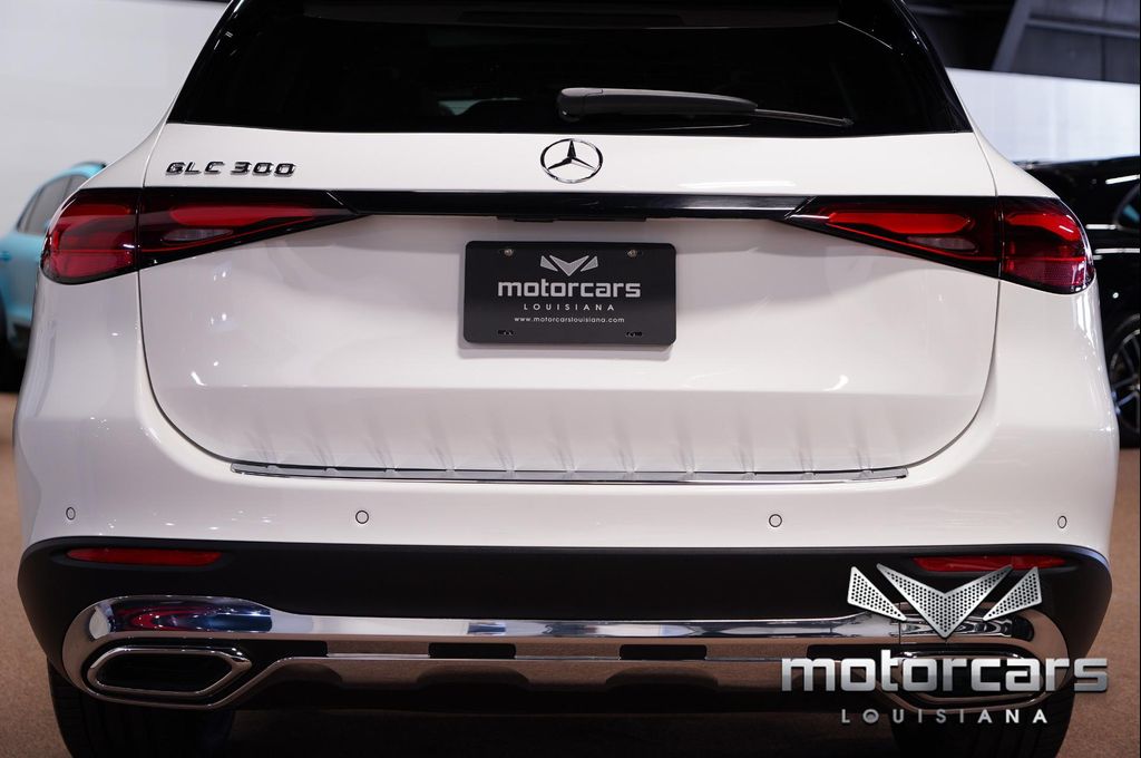 2026 Mercedes-BENZ GLC — миниатюра 17