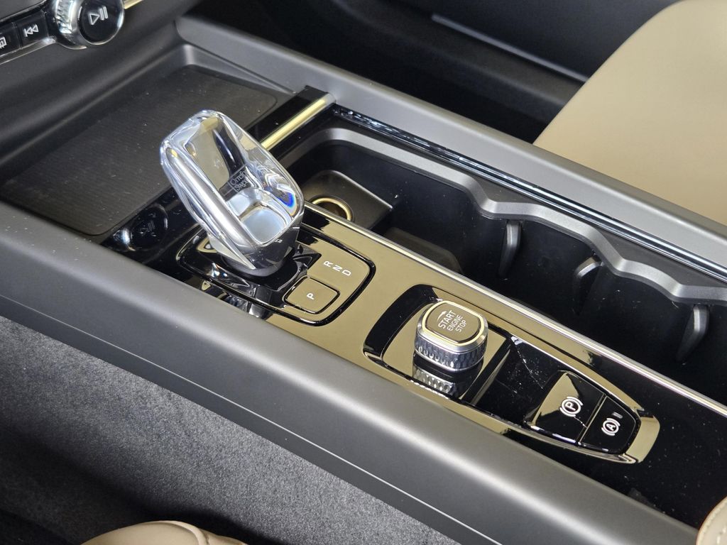 صورة مصغرة 29 لـ 2026 Volvo XC60 B5 PLUS