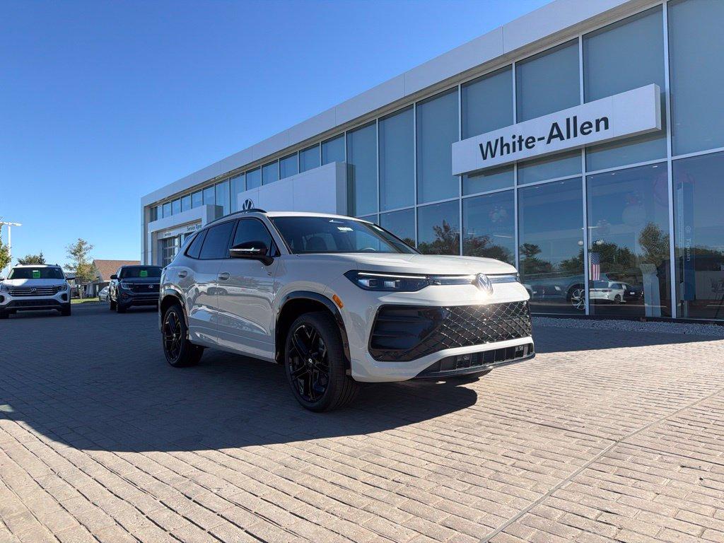 New 2026 Volkswagen Tiguan 2.0T SE R-Line Black