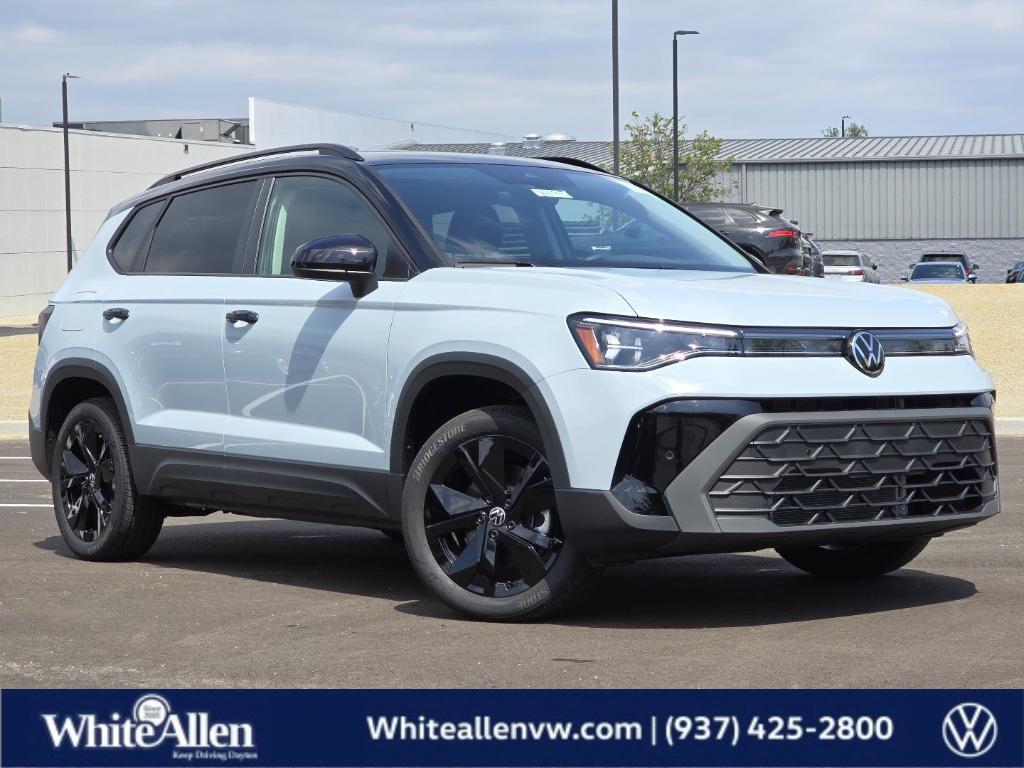 New 2026 Volkswagen Taos 1.5T SE Black