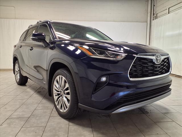 New 2026 Toyota Highlander Hybrid Platinum