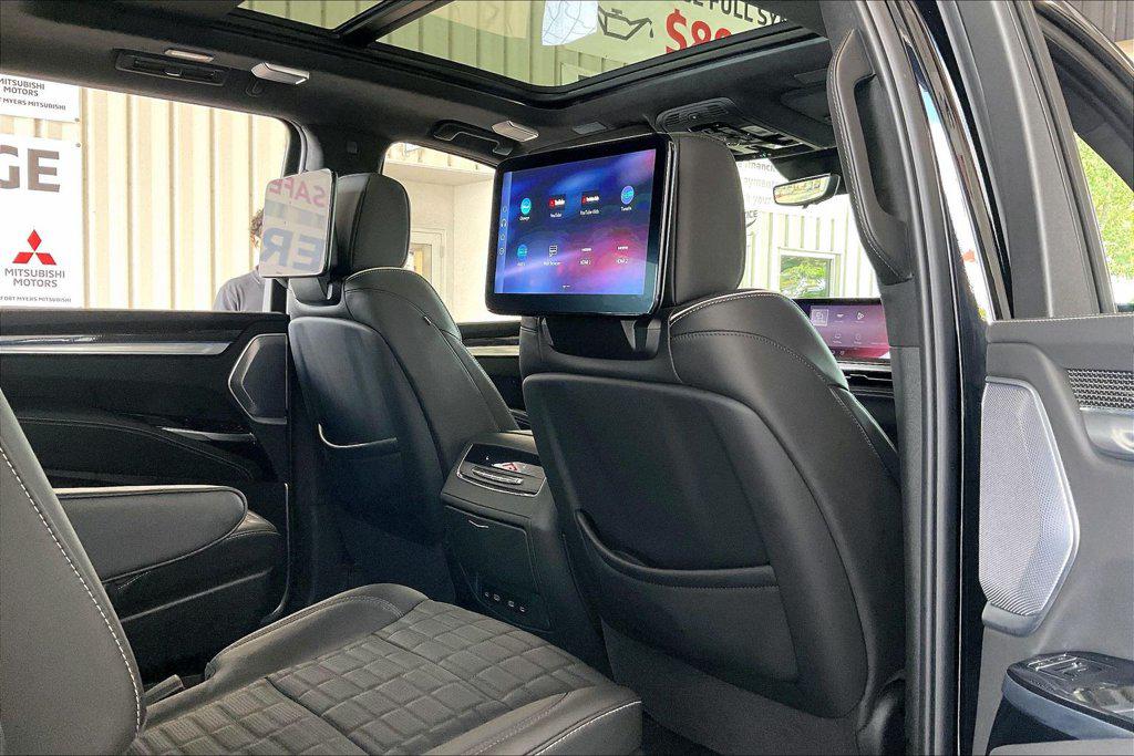 2026 Cadillac ESCALADE ESV V-SERIES 缩略图 21