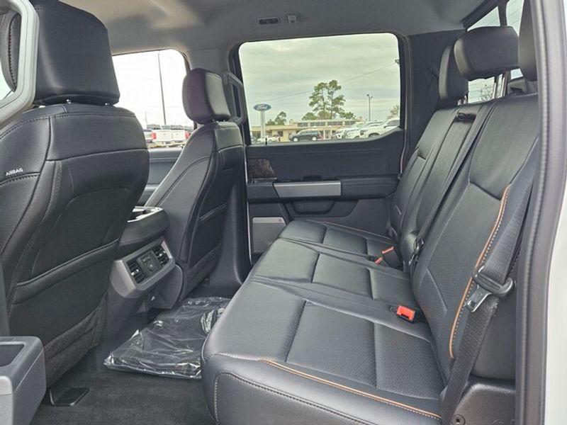 2026 FORD F-350 LARIAT 照片 6