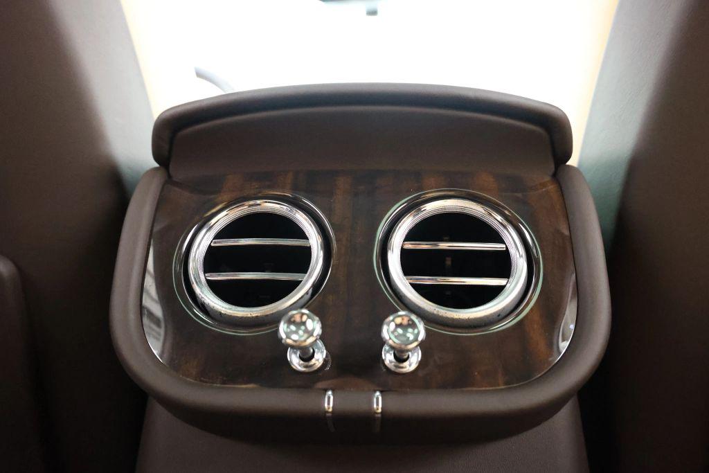 صورة مصغرة 90 لـ 2021 Bentley BENTAYGA V8
