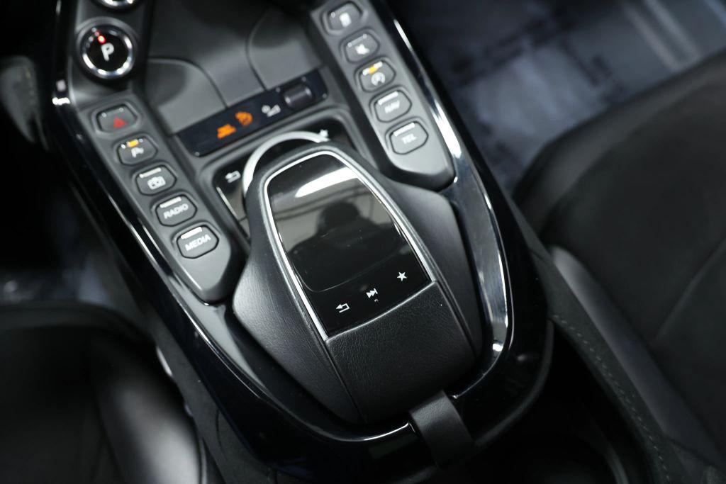 2020 Aston Martin VANTAGE COUPE 2D — миниатюра 44