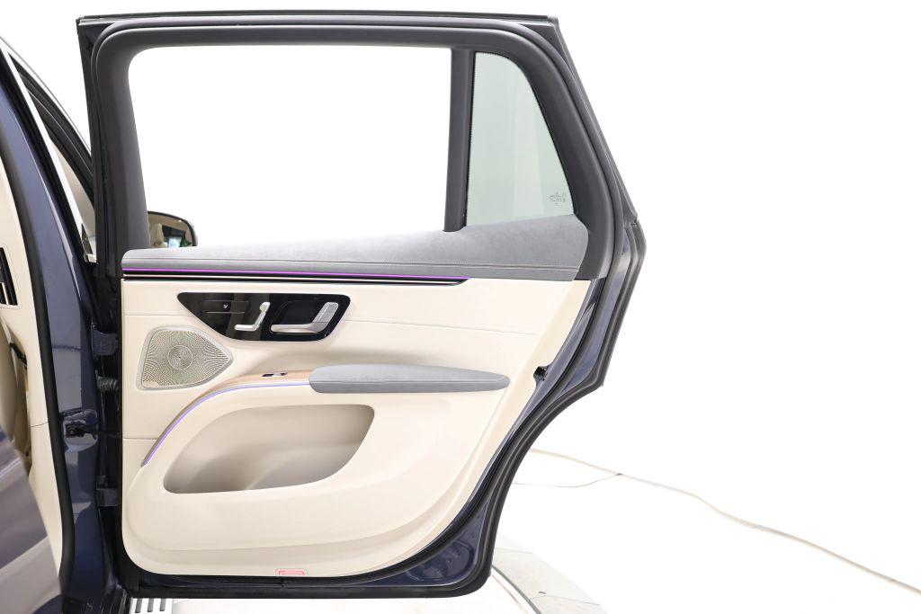 صورة مصغرة 65 لـ 2023 Mercedes-BENZ EQS