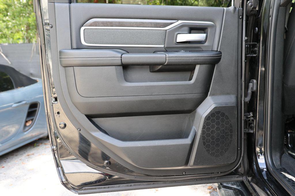 2022 RAM 3500 BIG HORN CREW CAB 4X4 8' BOX — фото 34