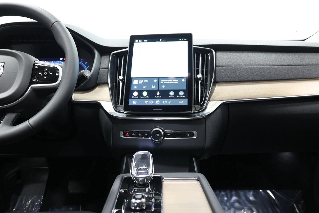 2025 Volvo XC90 B6 CORE — миниатюра 40