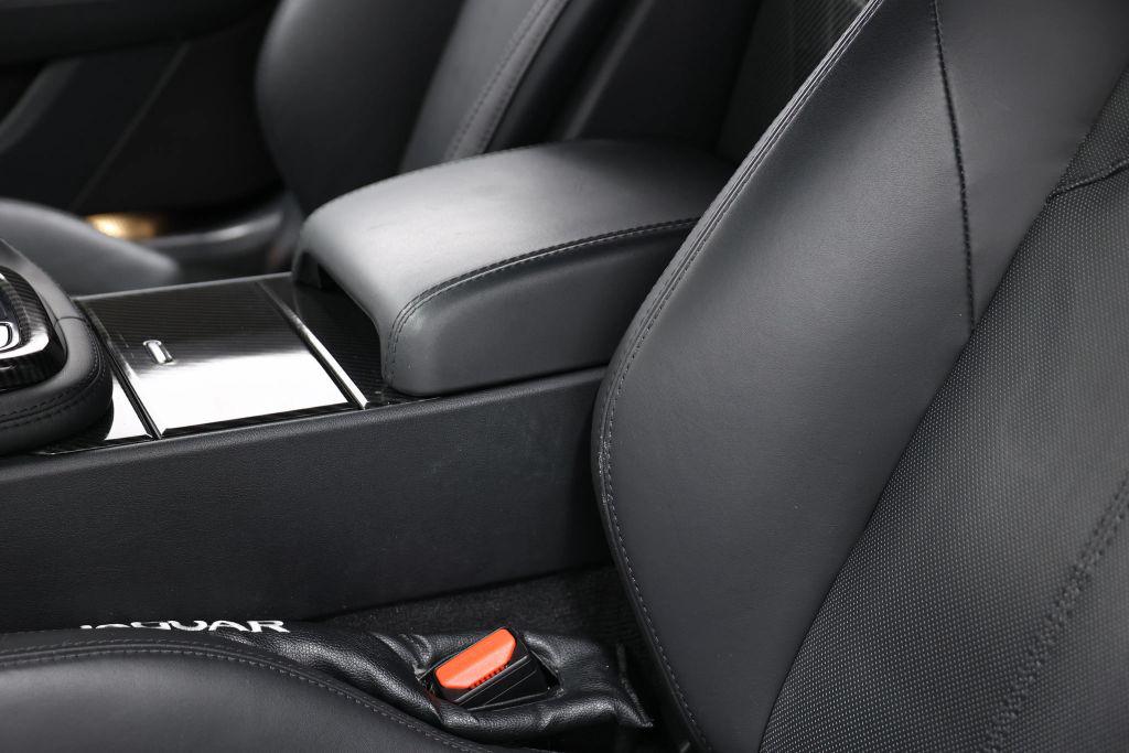 2021 Jaguar F-TYPE P300 RWD AUTOMATIC 缩略图 15
