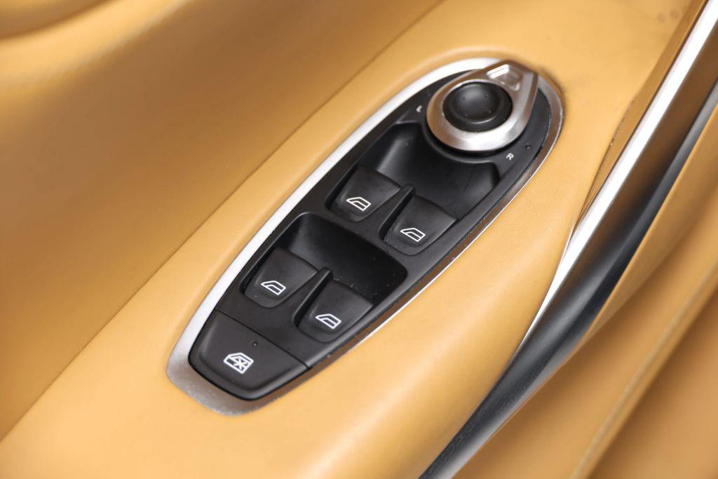 2021 Aston Martin DBX SPORT UTILITY 4D — миниатюра 13