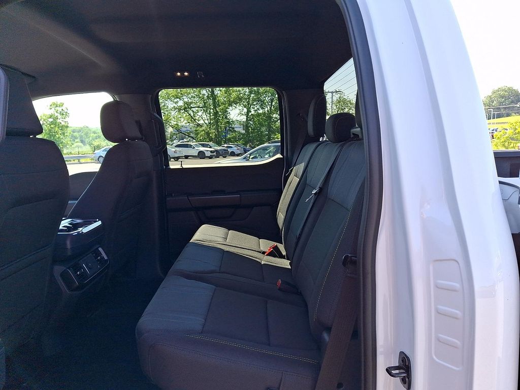 صورة 10 لـ 2025 FORD F-150 STX