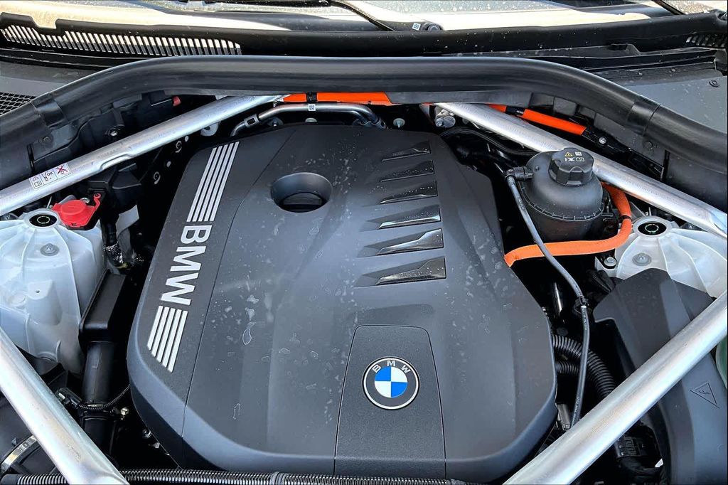 صورة مصغرة 16 لـ 2026 BMW X5 PHEV XDRIVE50E