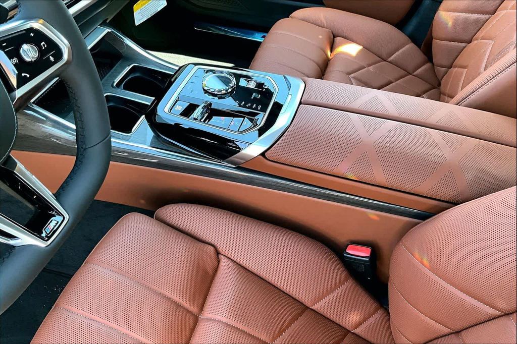 2026 BMW 740 XDRIVE photo 7