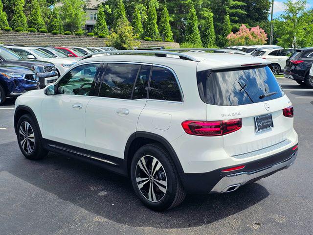 2026 Mercedes-BENZ GLB — миниатюра 11