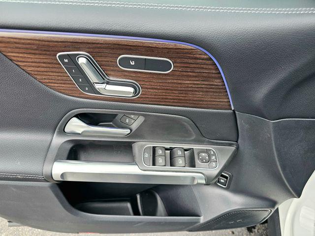 2026 Mercedes-BENZ GLB — миниатюра 20