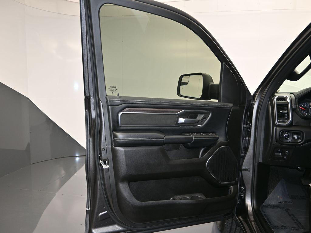 صورة 10 لـ 2026 RAM 1500 LARAMIE