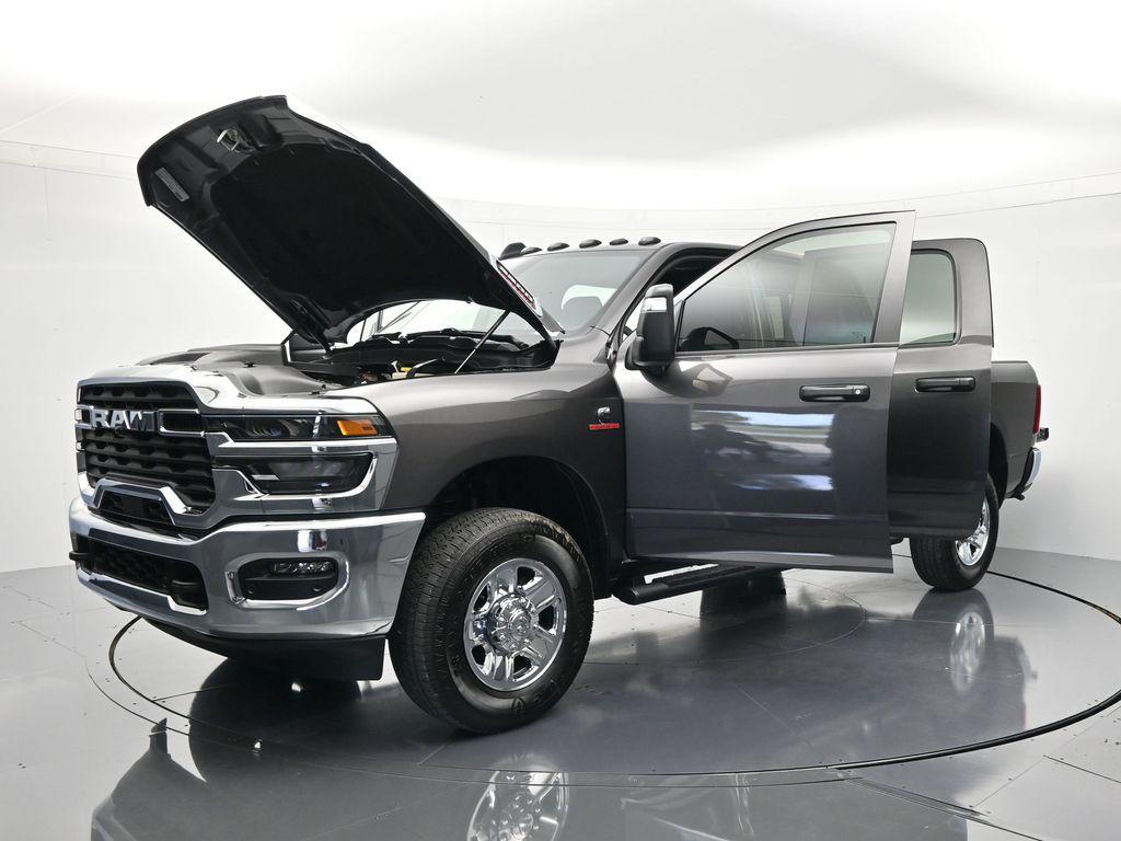 New 2026 RAM 3500 Tradesman Crew Cab 4x4 6'4' Box
