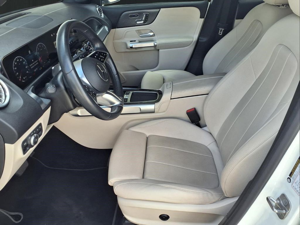 صورة مصغرة 18 لـ 2025 Mercedes-BENZ GLB