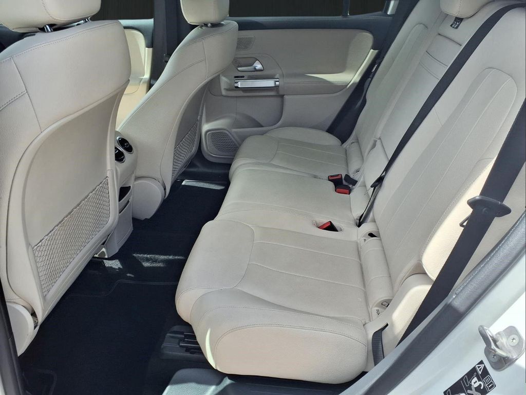 صورة مصغرة 14 لـ 2025 Mercedes-BENZ GLB