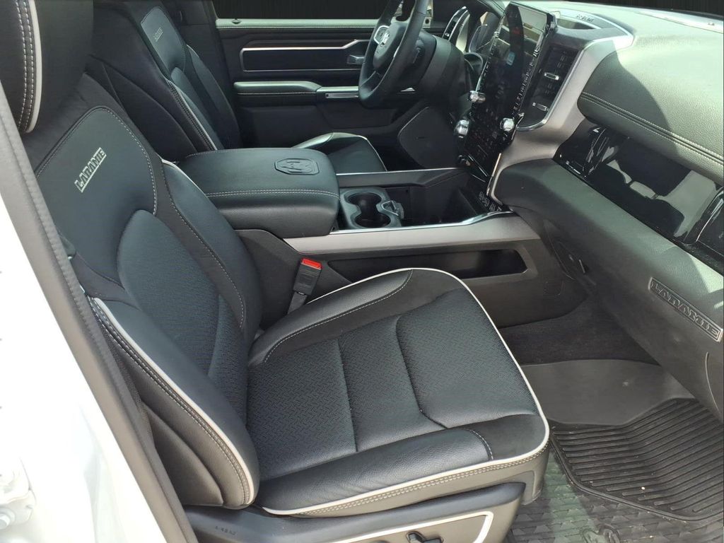 صورة مصغرة 15 لـ 2025 RAM 1500 LARAMIE