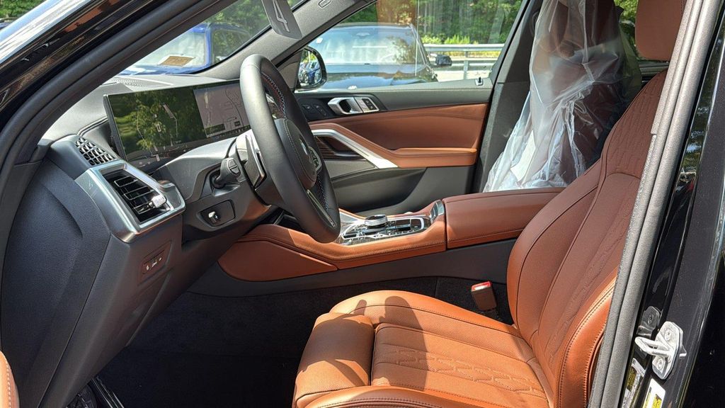 2027 BMW X6 M60I — миниатюра 10