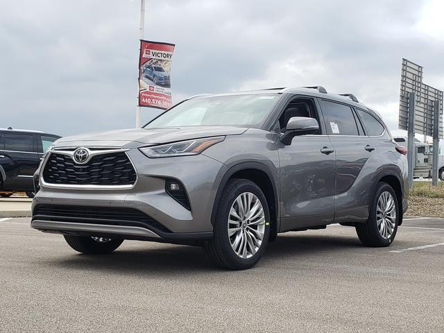 New 2026 Toyota Highlander Hybrid Platinum