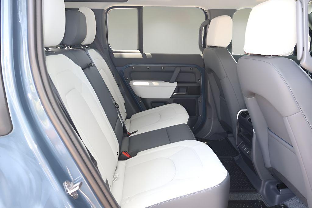 2026 LAND Rover DEFENDER P300 S 缩略图 17