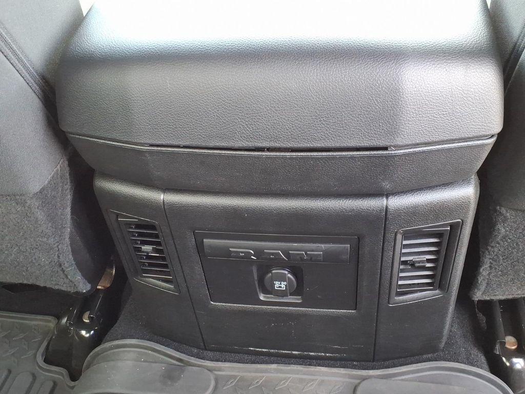 صورة مصغرة 17 لـ 2023 RAM 1500 CLASSIC SLT