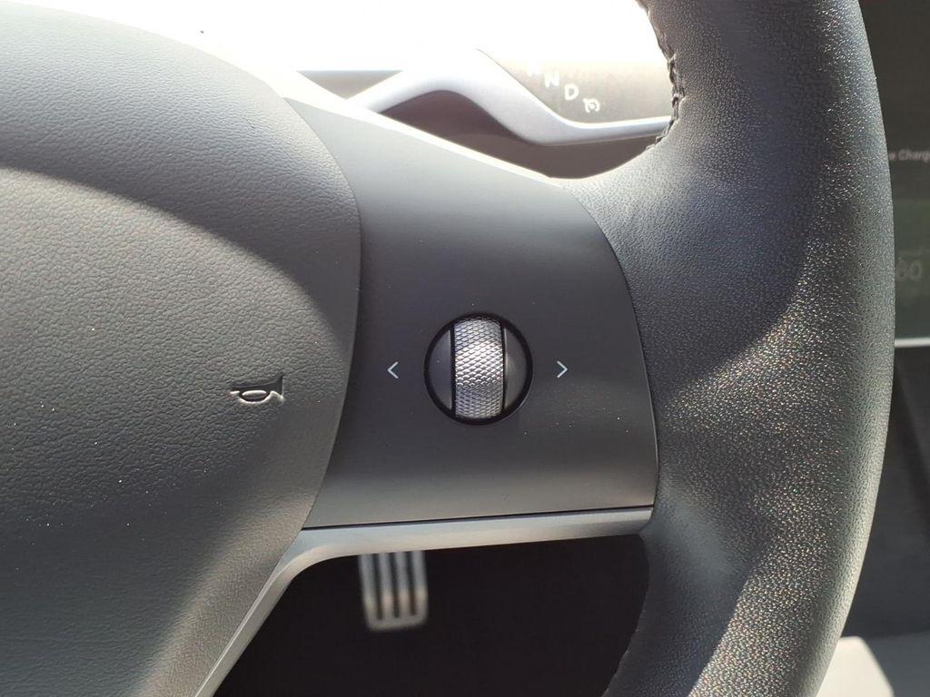 صورة مصغرة 33 لـ 2025 Tesla MODEL Y PERFORMANCE DUAL MOTOR ALL-WHEEL DRIVE