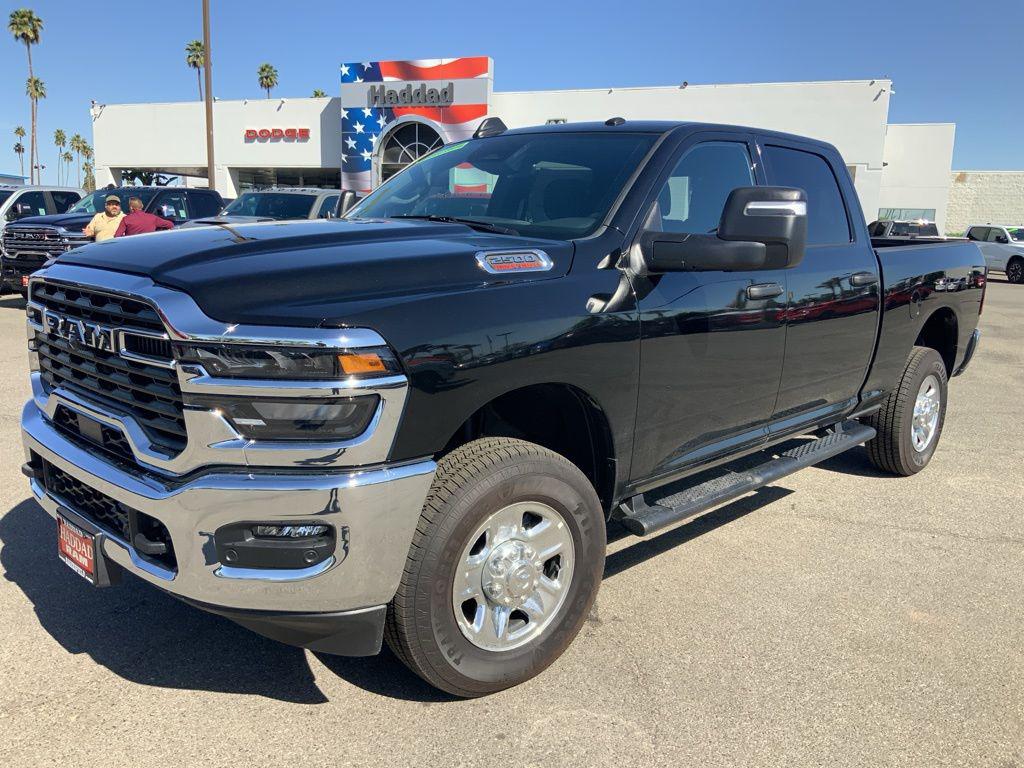 New 2025 RAM 2500 Tradesman Crew Cab 4x4 6'4' Box