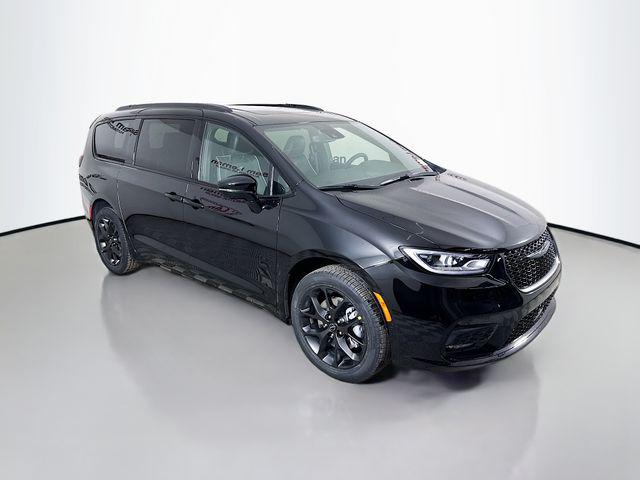 New 2026 Chrysler Pacifica Limited