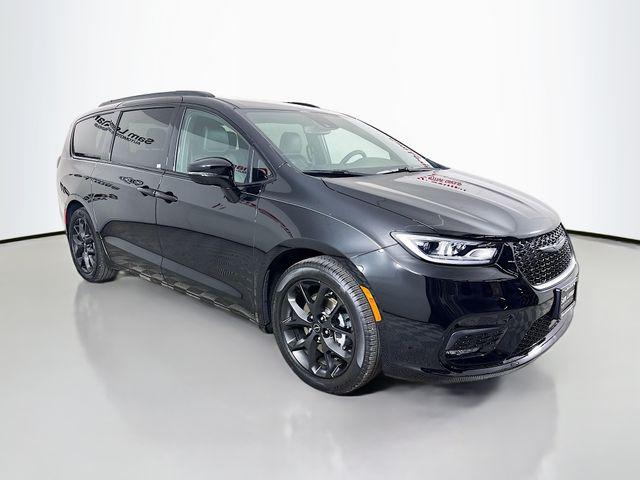 New 2026 Chrysler Pacifica L