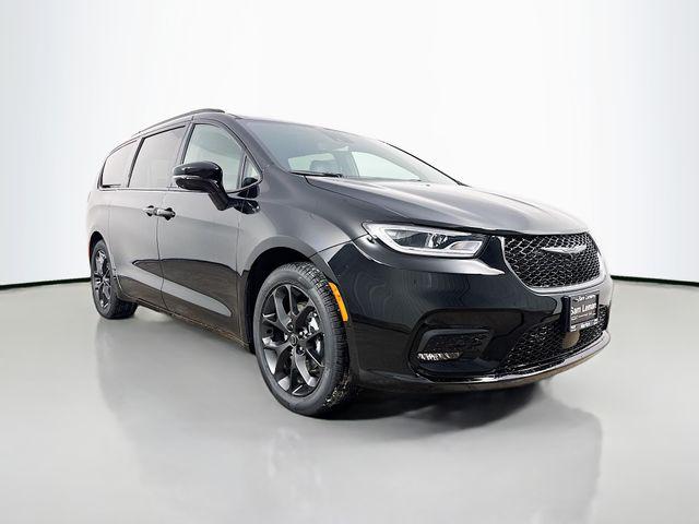 New 2026 Chrysler Pacifica L