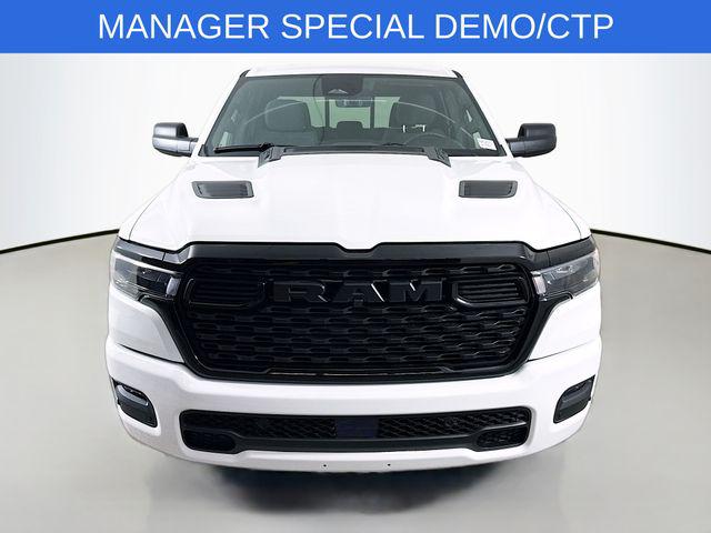 2026 RAM 1500 EXPRESS photo 2
