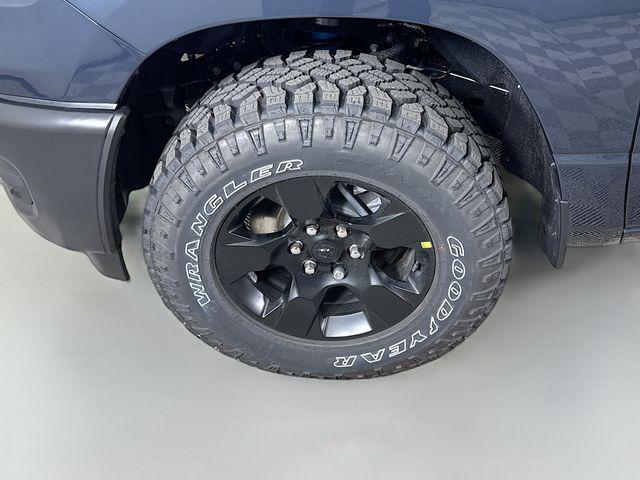 2026 RAM 1500 WARLOCK CREW CAB 4X4 5'7' BOX — миниатюра 28