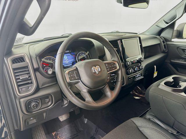 صورة 9 لـ 2026 RAM 1500 WARLOCK CREW CAB 4X4 5'7' BOX