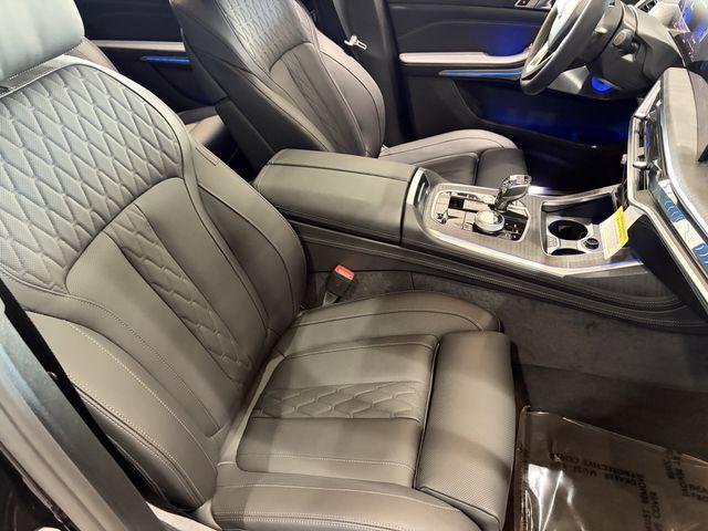 صورة 8 لـ 2026 BMW ALPINA XB7