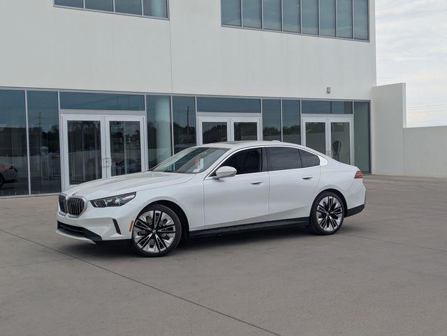 2027 BMW 530 I XDRIVE — миниатюра 2