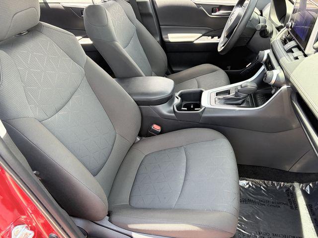 صورة مصغرة 11 لـ 2025 Toyota RAV4 XLE